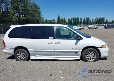 2000 Dodge Grand Caravan Se z USA, uszkodzony, nr VIN 1B4GP44G7YB763543